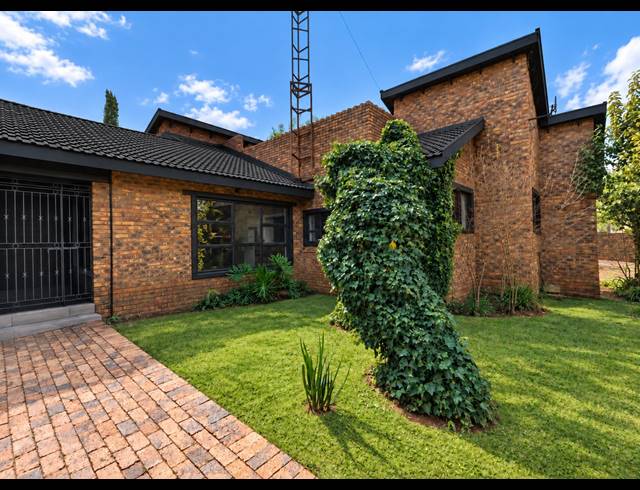 4 BEDROOM HOUSE FOR SALE IN THREE RIVERS PROPER